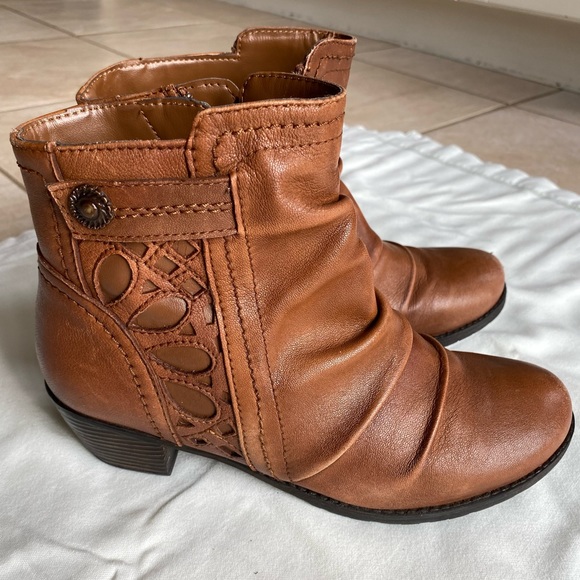Lotus Leather Boots, Like new - Picture 2 of 2